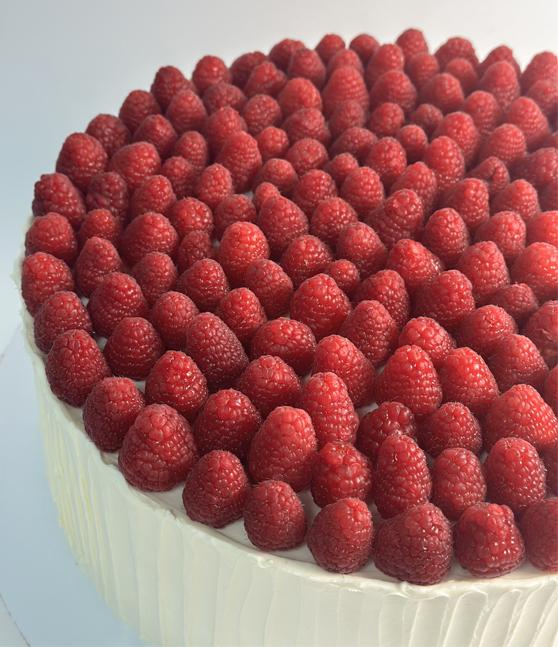 Торт на заказ «Малиновый рай»